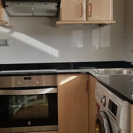 Atico Muy Luminoso Con Parking, アパート